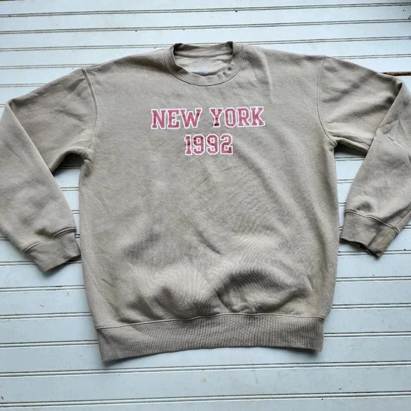New York 1992 Sweatshirt Beige Red Unisex Yankee Colored Crewneck Sz M - Picture 3 of 10